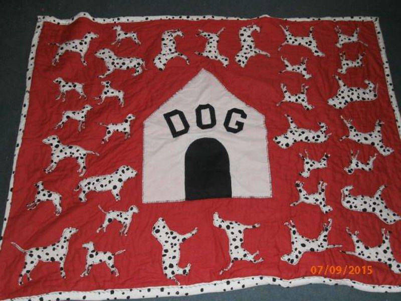 #916  child’s quilt, Dalmatian dogs with the dog house