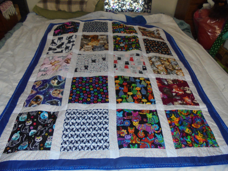 #1119  Blocks of Roses - Small Throw