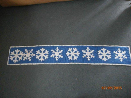 #918 Table Runner - Snowflakes 